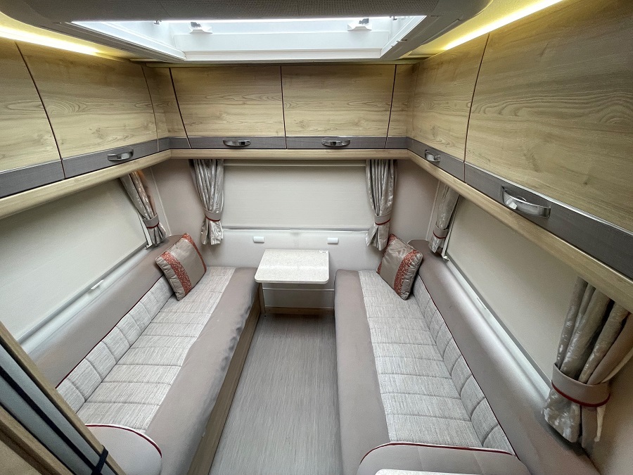 Elddis Supreme 196