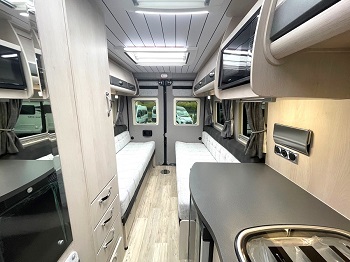 Auto-Sleepers Warwick XL - Automatic