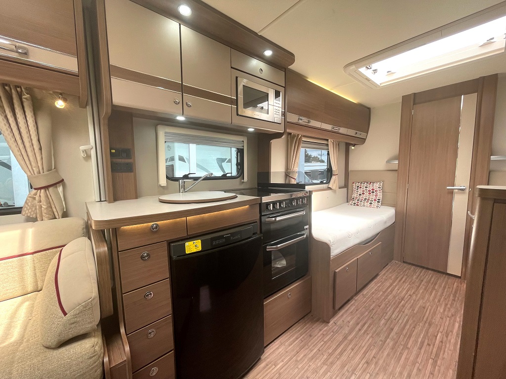 Elddis Majestic 285