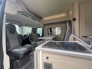 Auto-Trail Tribute T670S - Automatic