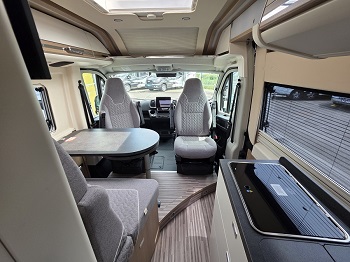 Malibu Van comfort GT Skyview 600 DB - Automatic
