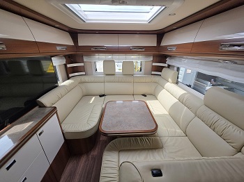 Carthago liner for two 153 - Automatic