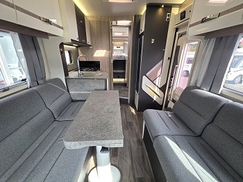 Swift Voyager 584