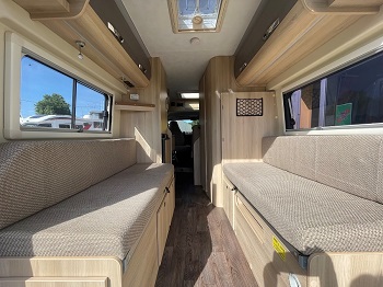 Auto-Trail Tribute 670 - Automatic