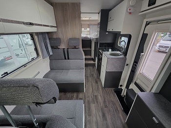 Swift Voyager 485