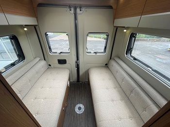 Auto-Trail Tribute T670 - Automatic