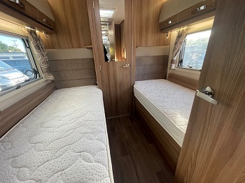 Swift Bessacarr 574