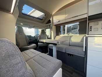 Swift Escape 694 - Automatic