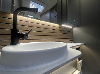 Swift Escape 694 - Automatic