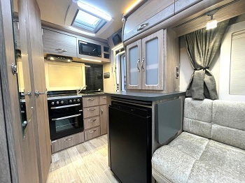 Auto-Sleepers Nuevo EK - Automatic