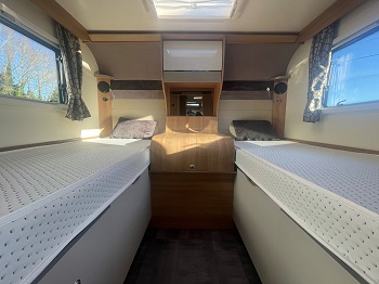 Bailey Autograph 79-4T