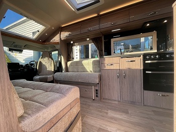 Auto-Sleepers Broadway FB - Automatic