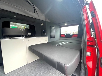 Bespoke Explore VW T7 Commerce Plus - Automatic