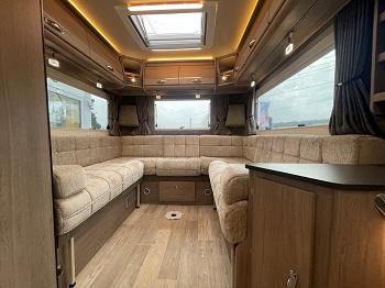 Auto-Sleepers Broadway EL - Automatic