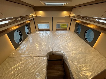Malibu First class - two rooms GT skyview 640 LE RB - Automatic