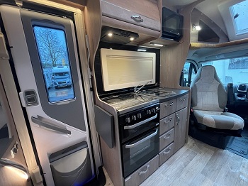 Auto-Sleepers Broadway EL - Automatic