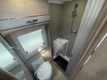 Auto-Sleepers Nuevo EK Plus - Automatic