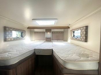 Swift Champagne 684 - Automatic