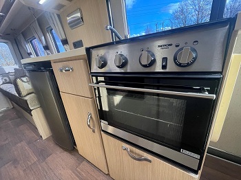 Auto-Sleepers Warwick XL