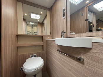 Burstner Ixeo T680G - Automatic