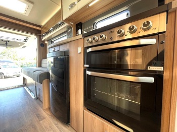 Swift Rio 320