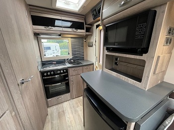 Auto-Sleepers Bourton ES LT - Automatic
