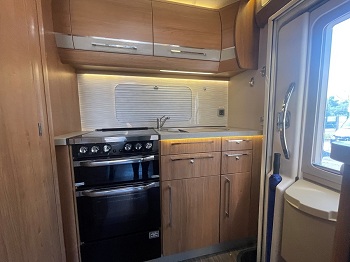 Auto-Trail Frontier Navajo