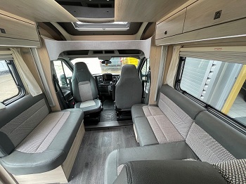 Auto-Trail F70 - Automatic
