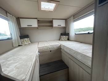 Auto-Trail F70 - Automatic