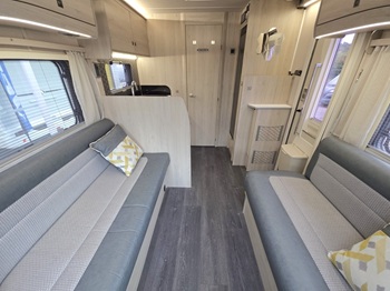 Auto-Trail F-line F60 - Automatic