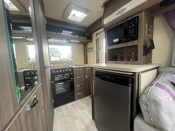 Auto-Sleepers Broadway EK TB LP