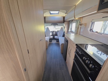 Auto-Trail Imala 730 - Automatic