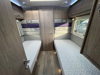 Auto-Sleepers Burford Duo - Automatic
