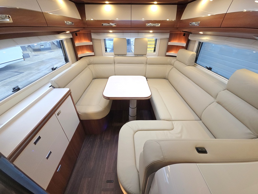 Carthago-liner-for-two-Iveco-Daily-I-53-Interior-Lounge