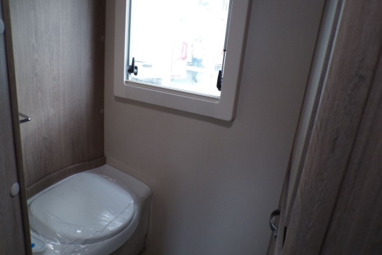 autosleepers-toilet-interior-rect.jpg