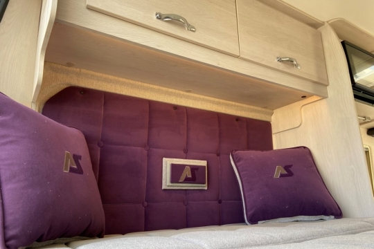 auto-sleepers-fairford-plus-interior-headboard.jpg