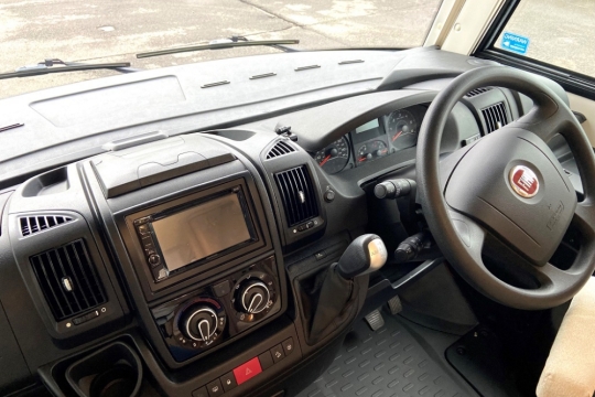 rapido-850f-interior-dash.jpg