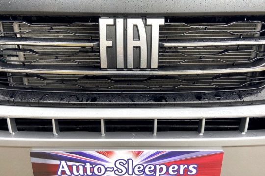 auto-sleepers-broadway-el-interior-front-grill.jpg