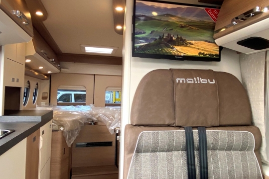malibu-first-class-two-rooms-skyview-interior-to-rear.jpg