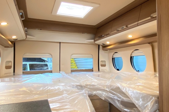 malibu-first-class-two-rooms-skyview-interior-bed.jpg