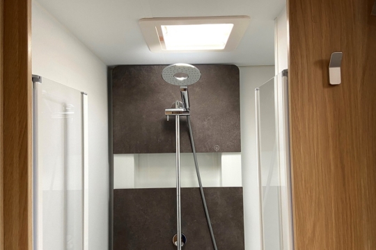 adria-matrix-plus-600-dt-interior-shower.jpg