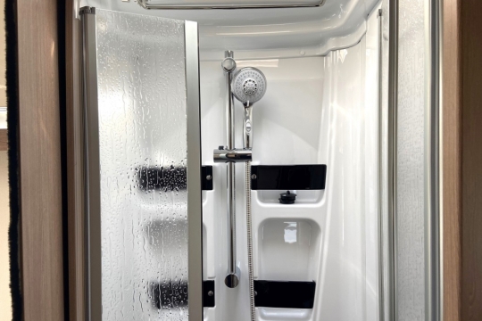 laika-ecovip-h4109-interior-shower.jpg