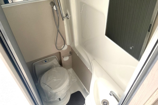 auto-sleepers-kingham-interior-bathroom.jpg