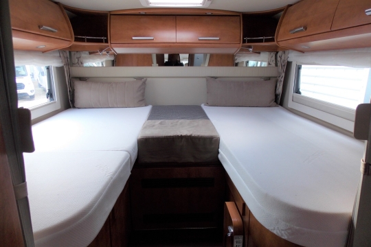 carthago-chic-c-line-5.5-xl-qb-interior-rear-fixed-beds.jpg