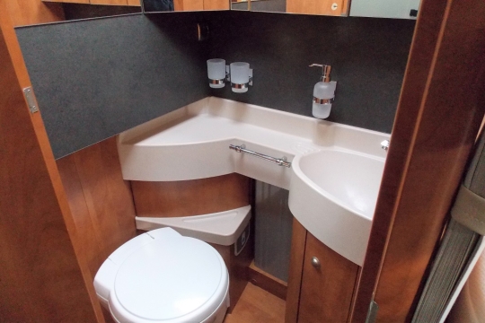 carthago-chic-c-line-5.5-xl-qb-interior-bathroom.jpg