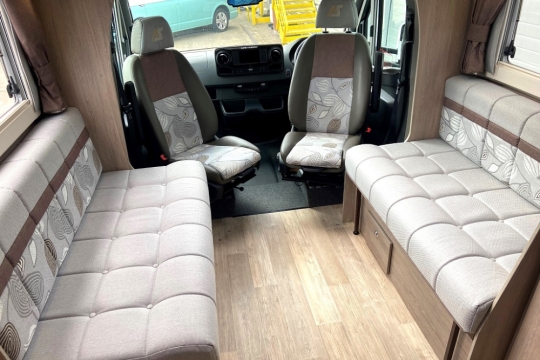 auto-sleepers-burford-duo-interior-front-lounge.jpg