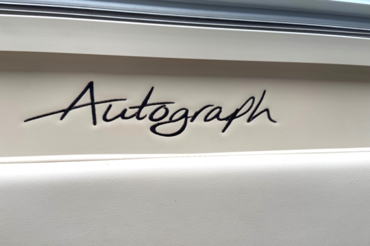 bailey-autograph-79-6-interior-autograph-logo.jpg