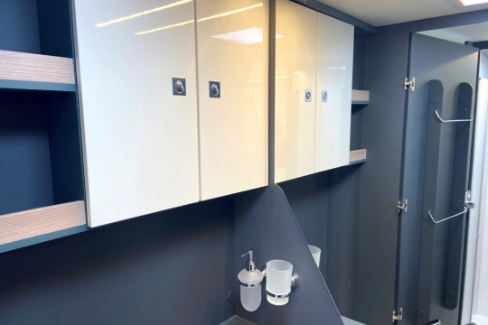 laika-kosmo-l409-interior-washroom-cabinets.jpg
