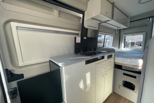 etrusco-cv540-db-interior-kitchen.jpg