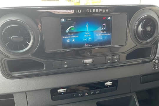auto-sleepers-burford-interior-media-screen.jpg